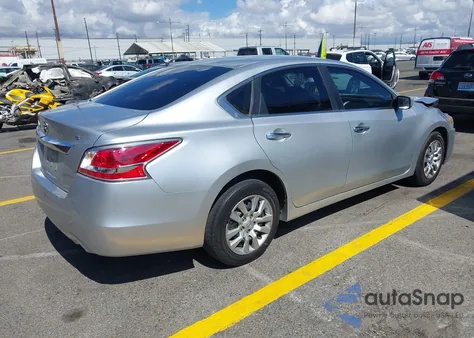 2015 Nissan Altima 2.5 S z USA, uszkodzony, nr VIN 1N4AL3AP6FC239722